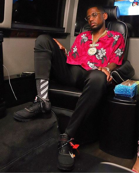 FABULOUS #OFFWHITE @off____white @myfabolouslife Rapper #Fabolous was spotted in #Miami wearing a #Ksubi shirt #OffWhite x #NikeAir #Presto sneakers and some nice #OffWhite socks. #blacksnobiety #fabolous #offwhite #virgilabloh #louisvuitton #fashion #miami #florida #usa #alyx #asaprocky #black #nikeairpresto Black Mens Fashion Suits, Off White Presto, Chris Brown Videos, Black Outfit Men, Off White X Nike, 00s Fashion, Release Party, Air Presto, Dope Outfits For Guys