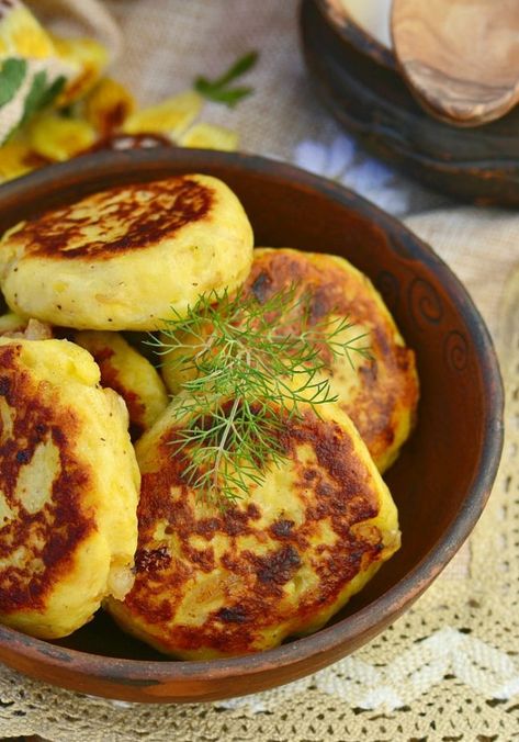 Onion Patties, God Mat, Onion Recipes, Food Blogs, Delicious Vegetarian, Vegetable Sides, Onion Rings, Veggie Dishes, Vegetable Side Dishes