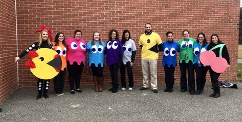 Pac Man Halloween Costume Group, Pac Man Group Costume, Pac Man Halloween Costume, Pacman Costume, Pac Man Costume, Work Costumes, Man Halloween Costume, Book Characters Dress Up, Office Halloween Costumes