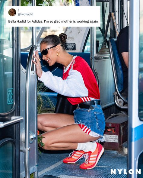 Style maven @bellahadid is back on the streets, baby! The model stepped out in New York today for her new @adidasoriginals collab in what appears to be two pairs of shorts — but is actually an extra-long jersey tucked into her bottoms and pulled down past the frayed hemline of her Daisy Dukes. Her mind... [Getty] Model Off Duty Style 90s, Aesthetic Workout Outfits, Workout Outfits Aesthetic, Model Off Duty Aesthetic, Bella Hadid Photos, Summer In Nyc, Adidas Sl 72, Off Duty Outfits, Models Off Duty Style