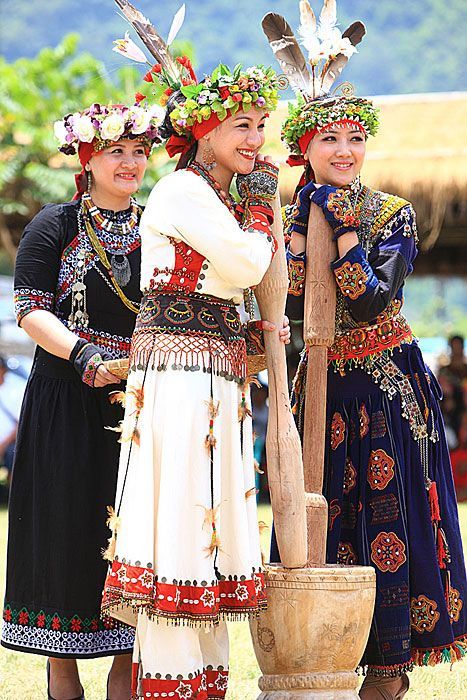 Taiwanese Clothing, Taiwan Image, Qatar Travel, Inspirational Photography, Penang Malaysia, Aboriginal People, Doha Qatar, Traditional Fashion, Folk Costume