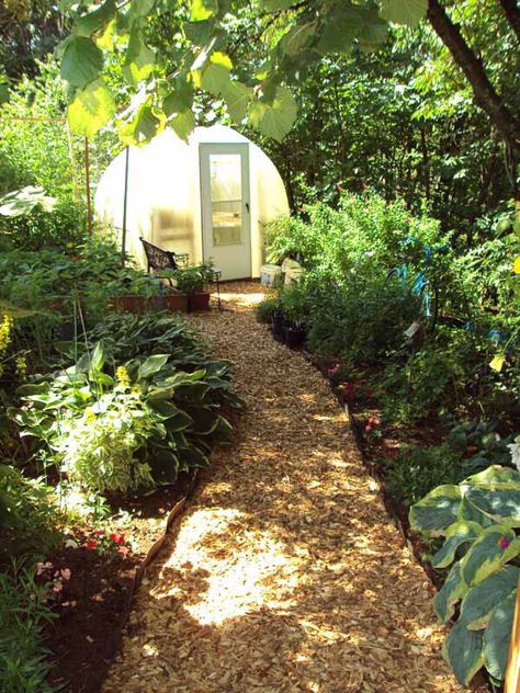 Wood Chip Garden, Wood Chip Path, Wood Chips Landscaping, Wood Chips Garden, Budget Landscaping, Serenity Garden, Kitchen Gardens, Edible Gardens, Walking Path