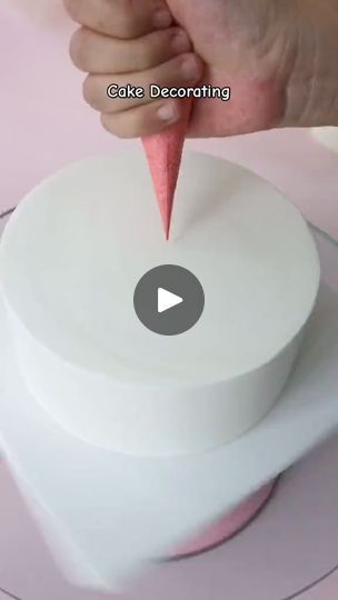 Flower Cake Design, Buttercream Designs, Bakery Cupcakes, Buttercream Decorating, Plain Cake, Quick Cake, Cake Hacks, Chocolate Food, Christmas Cake Decorations