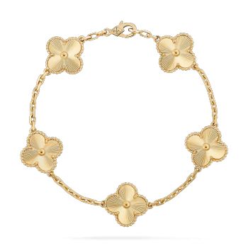 Bracelets - Van Cleef & Arpels Alhambra Van Cleef, Gold Vans, Van Cleef & Arpels, Detailed Jewelry, Leaf Bracelet, Gold Plated Bracelets, Van Cleef Arpels, Van Cleef, Jewelry Inspo