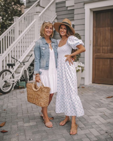 30a Outfit Ideas, Coastal Mom Aesthetic, Preppy Coastal Outfit, Charleston Style Fashion, 30a Florida Outfits, Rainbow Flip Flops Outfit, Rosemary Beach Outfits, 30a Outfits, Coastal Outfits Summer