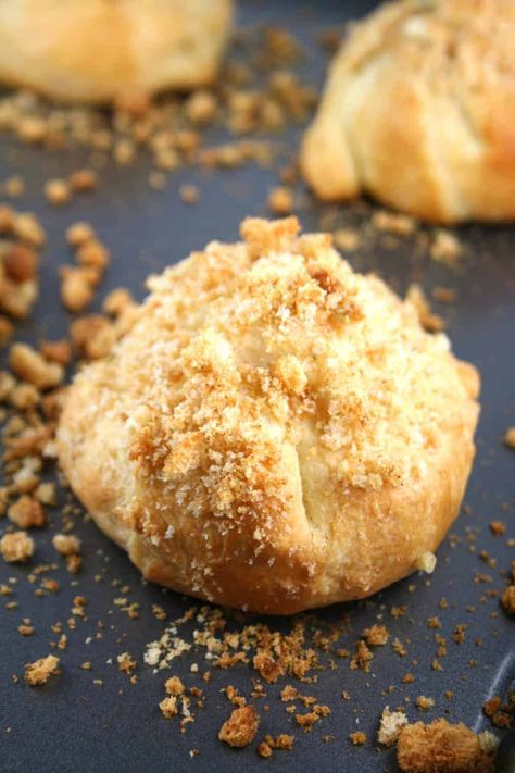 Savory Crescent Chicken Squares - Mom Loves Baking Pilsbury Crescent Rolls, Crescent Squares, Chicken Squares, Crescent Roll Bake, Crescent Chicken, Chicken Crescent Rolls, Chicken Crescent, Crescent Recipes, Savory Pies