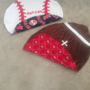 A few weeks ago I shared a great tutorial I had found for a football baby blanket. I loved it so much that I wanted to make a whole school gym locker worth of different sports blankets for my child… Baseball Baby Blanket, Room Clothes, Baby Rag Quilts, Gym Lockers, School Gym, Baseball Baby, Football Baby, Different Sports, Rag Quilt