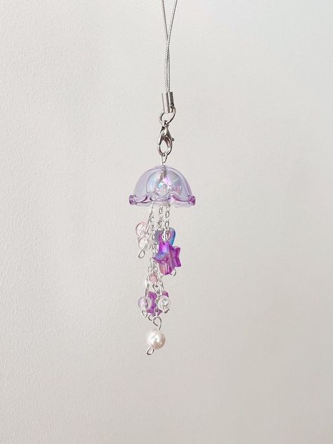 Beaded Jellyfish Earrings, Jellyfish Phone Charm, Glass Bead Art, Beaded Phone Charms, Phone Chains, Charm Ideas, Charm Phone, Bead Charms Diy, Cute Accessories