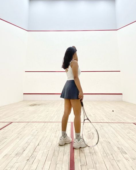 Game, set, match.. #squash #sportgirl #sportstyle #activewear #activewearfashion #outfitinspo #outfitstyle #sportsoutfit #fashiontrends #fashiongoals [sportswear, activewear, tennis skirt, activewear outfit ideas, outfit ideas, trending outfits, explore] Squash Outfit Women, Squash Game Aesthetic, Squash Outfit, Squash Sport, Squash Game, Sportswear Activewear, Game Set Match, New Lifestyle, Cute Selfies