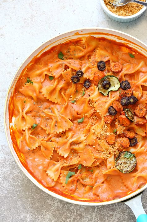 Vegan Rose Sauce Farfalle Pasta with Roasted Veggies. Pasta And Sauce, Vegan Sauce, Pasta Food Recipes, Farfalle Pasta, Vegan Richa, Vegan Pasta Recipes, Sauce Pasta, Vegan Italian, Pasta Food