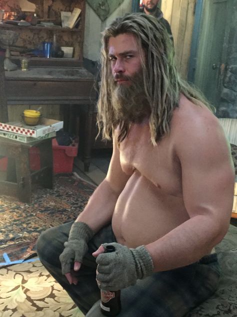 #marvel #thor Thor Meme, Fat Thor, Hulk Movie, Hemsworth Brothers, Best Avenger, Chris Hemsworth Thor, Mark Ruffalo, Chris Hemsworth, Marvel Cinematic Universe