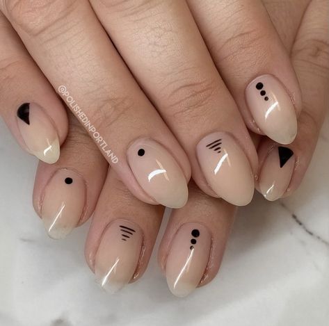 Black Nails Geometric Design, Opaque Nails With Design, Black Modern Nail Designs, Simple Nails With Lines, Geometric Lines Nails, Dainty Black Nail Designs, Minimalist Line Art Nails, Line Dot Nail Art, Dot And Line Nail Art