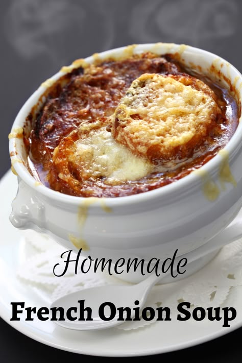 This traditional french onion soup recipe is made by simmering thyme-seasoned caramelized onions in a rich red wine and beef broth. A satisfying easy soup recipe filling enough for a lunch or dinner.  #wintersoups #comfortfoods #frenchonionsoup #souprecipes #souprecipeseasy #souprecipeshealthy Homemade French Onion Soup, Recipes For Easter, Red Wine Recipe, Classic French Onion Soup, Onion Soup Recipe, Easter Food Appetizers, French Onion Soup Recipe, Soup Appetizers, Onion Soup Recipes