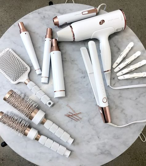 Life Of A Hairstylist, Hair Gadgets Tools, Hairstylist Products, Hair Tools Aesthetic, Beauty Tools Products, Hairstyling Tools, Hair Dryer Set, Penyimpanan Makeup, Hair Care Kit