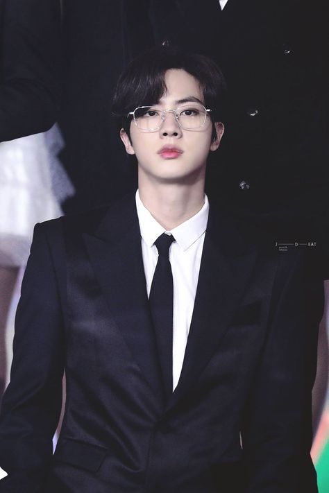 The black suit, the glasses and his worldwide handsome face be killing me😬😩 Jin Bts, Seokjin Bts, Wearing Glasses, Bts Aesthetic Pictures, Black Suit, Worldwide Handsome, Bts Members, Christmas Carol, Bts Jin