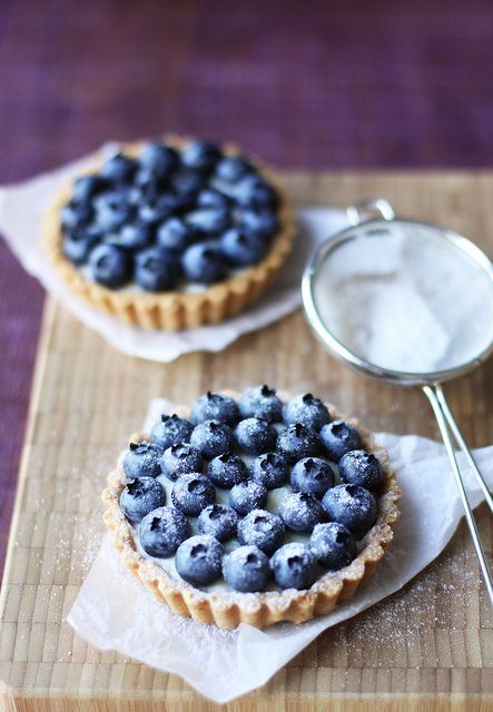 Fresh Blueberry Tarts with Mascarpone Cream | Flickr - Photo Sharing! Blueberry Tarts, Wallpaper Fruit, Blueberry Recipe, Blueberry Snacks, Blueberry Tart, Tart Dessert, Mascarpone Cream, Chick Pea, Blue Food