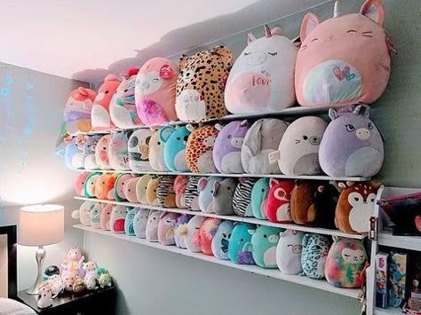 Squishmallow Shelf, Squishmallow Ideas, Squishmallow Display, Squishmallow Storage, Stuffed Animal Displays, Storing Stuffed Animals, Squishmallow Collection, Cute Squishmallows, Squish Mallow