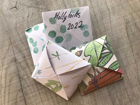 Practical Origami, Seed Saving Envelopes, Diy Seed Packets, Money Making Projects, Book Page Roses, Simple Origami, Seed Storage, Garden Magic, Origami Envelope