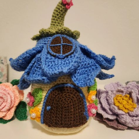 Flower Fairy House #crochet #handmade #fairyhouse Crochet Fairy House, House Crochet, Gnome Village, Flower House, Crochet Fairy, Crochet Handmade, Flower Fairy, Fairy House, Crochet Flower