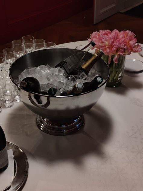 France / Paris / pretty / beautiful / picture / wow / visiting / drink / champagne / flowers / dinner / dinner party / party / delicious / ice / ice bucket / cool / drinks Wine Bucket Ideas, Wine In Ice Bucket, Bar Ice Bucket, 27 Birthday, Birthday Party Drinks, Drink Bucket, Bucket Cooler, Cool Drinks, Champagne Ice Bucket