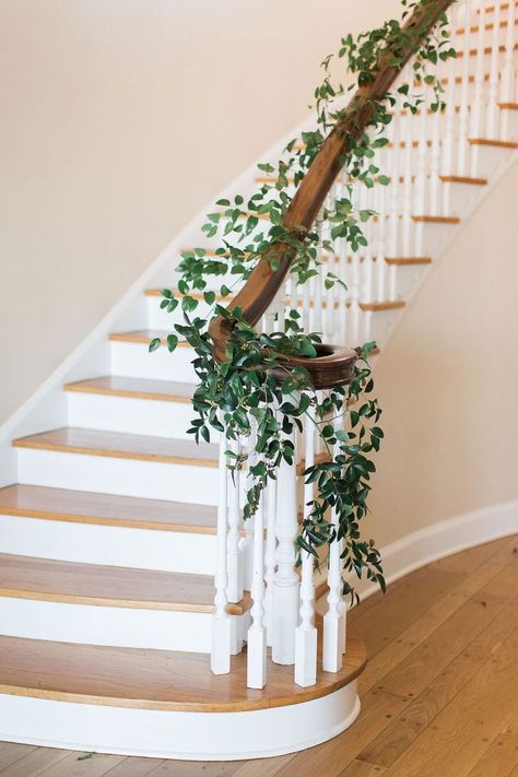 Vines On Staircase, Wedding Staircase Decoration, Couples Shower Themes, Johanna Gaines, Wedding Stairs, Bridal Room Decor, Wedding Staircase, Wedding Greenery, Staircase Decor