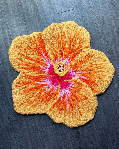 Tufting Flower, Tufting Rug, Creative Diary, Diy Moss, Tufting Ideas, Tufting Diy, Moss Rug, Flower Rug, Rug Ideas