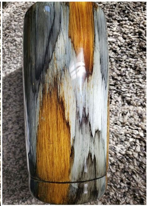 Barrel Tumbler Ideas, Wood Grain Tumbler Diy, Woodgrain Peekaboo Tumbler Ideas, Spring Tumblers, Alcohol Ink Wood Grain Tumbler Diy, Woodgrain Tumbler Ideas, Rustic Tumbler, Wood Grain Tumbler, Woodgrain Tumbler