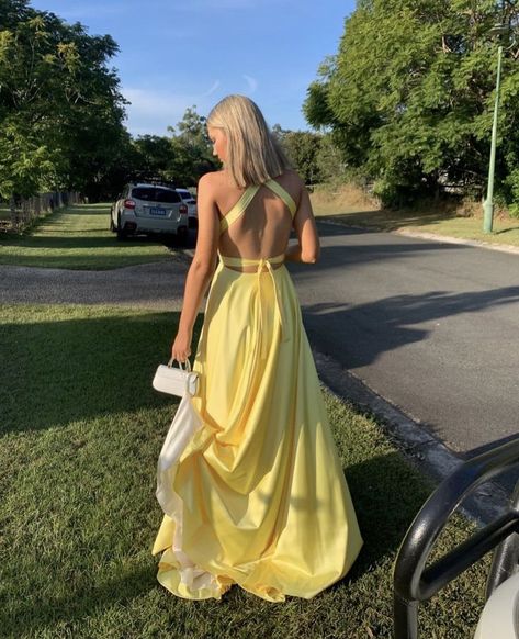 Gossip Gowns, Yellow Vanity, Yellow Satin Dress, Silk Prom Dress, Cute Formal Dresses, Prom Dress Inspo, Prom Dresses Yellow, Yellow Satin, Prom Dress Inspiration