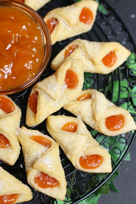 Hungarian Kolaches Recipe, Cold Dough Apricot Cookies, Apricot Filling For Kolaches, Apricot Kolache Recipe, Kolache Cookies, Kolache Recipes, Kolache Cookie Recipe, Cookie Tables, Kolache Recipe