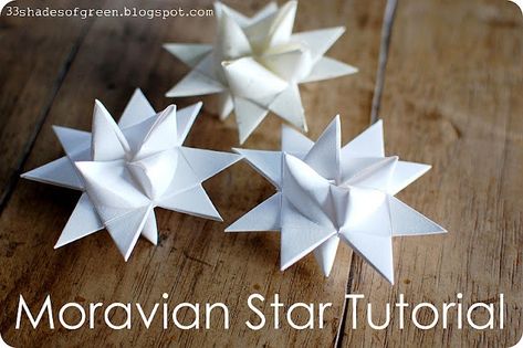 33 Shades of Green: Handmade Holidays: Moravian Star Tutorial Origami Minecraft, Decoracion Navidad Diy, Hearts Origami, German Stars, Folded Paper Stars, Stars Origami, Origami Dollar, Do It Yourself Decoration, Origami Hearts