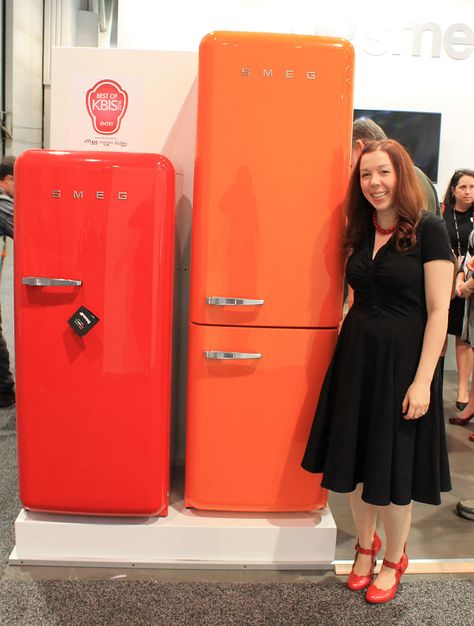 Is there anyone out there who can honestly say that they don’t drool just a little bit when they see one of these adorable, colorful SMEG refrigerators? I admit, my mouth was watering while standing next to these two lovely hued refrigerators at the KBIS 2016 show in Las Vegas. I mean, c’mon — the red … Bohemian Kitchen Ideas, Historic Home Remodel, Cleaning Fridge, Retro Stoves, Smeg Refrigerator, English Country Kitchen, Capsule Home, Vintage Refrigerator, Retro Refrigerator