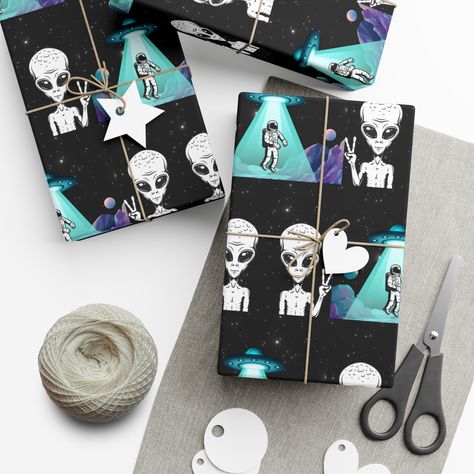 Paper Cute, Cosmic Art, Space Lovers, Space Gift, Space Theme, Birthday Surprise, Birthday Presents, Aliens, Paper Gifts