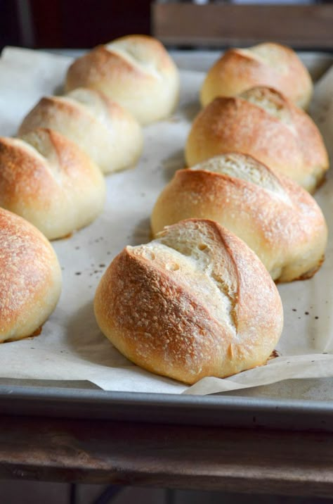 Brötchen {Classic German Breakfast Rolls} – In Jennie's Kitchen Brotchen Recipe, German Breakfast, German Food Authentic, German Bread, Food Authentic, German Dishes, German Cooking, German Baking, Breakfast Bread Recipes