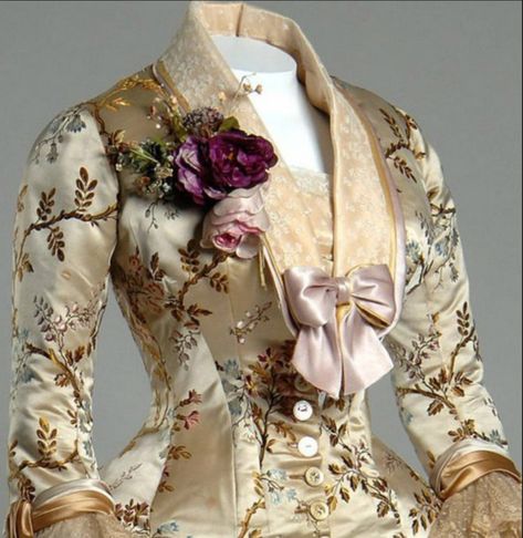 Cream satin gown with floral embroidery. Emile Pingat, Victorian Embroidery, Princess Line Dress, Costume Department, Historical Clothes, Haute Couture Embroidery, The Age Of Innocence, Bustle Dress, Period Dress