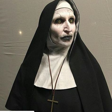 Nun Halloween Costume, Nun Halloween, Nun Costume, Horror Photos, Horror Make-up, The Nun, Creepy Halloween Makeup, Horror Costume, Halloween Beauty