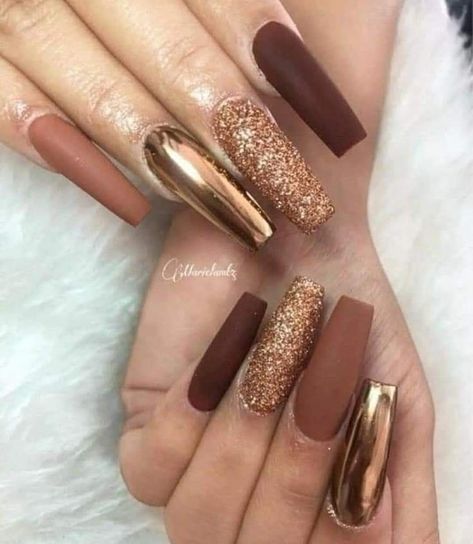 Lawyer Nails Design, Fall Patchwork Nails, Nails With Chrome Accent, Thanksgiving Nails Acrylic Coffin, Brown And Gold Nails Designs, Uñas Beige Elegantes, Beige And Gold Nails, Sparkly Birthday Nails, Novemember Nails