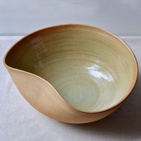 Hand Formed Pottery, Salad Bowls Ceramic, Textured Bowls, Ceramic Serving Bowl, Handmade Pottery Bowls, Big Vases, Contemporary Pottery, Pinch Pot, Clay Bowl