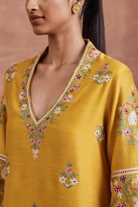 Buy Yellow Handwoven Chanderi Silk Embroidery Thread V Neck Damini Aari Kurta Set For Women by Sue Mue Online at Aza Fashions. Yellow Kurta, Kurta Patterns, Yellow Suit, Kurta Set For Women, Hand Beaded Embroidery, Simple Kurti Designs, Neck Designs For Suits, Kurti Embroidery Design, Kurti Neck Designs