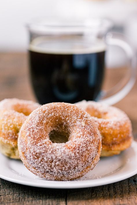 Donut Maker Recipes, Donut Maker, Sugar Donut, Happy Food, Homemade Donuts, Doughnut Recipe, Delicious Donuts, Baked Donuts, Happy Foods