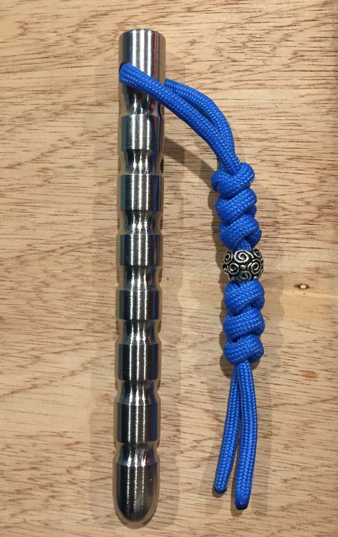 Homemade stainless steel kubotan Paracord Supplies, Survival Bow, Diy Fidget Toys, Black And White Photo Wall, Military Gear Tactical, Tactical Pen, Survival Techniques, Edc Tools, Survival Tools