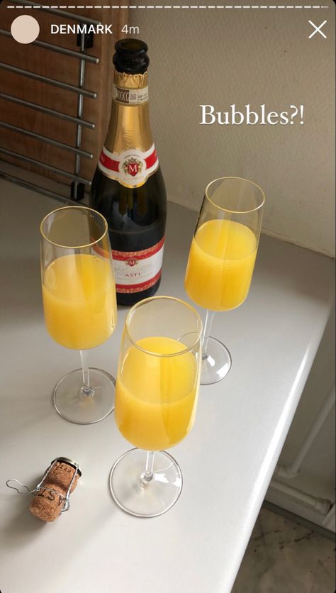 Mimosa Instagram Story, Champagne Instagram Story, Brunch Mimosas Aesthetic, Mimosa Brunch Aesthetic, Alcohol Captions, Sunday Aesthetic Instagram, Mimosas Aesthetic, Mimosa Aesthetic, Mimosa Recipes