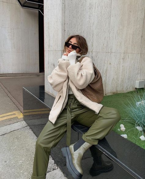 Lifestyle, fall feeling, autumn feeling, automne, fall outfit, fall fashion, fall style, fall inspo, fashion babes, style goals, neutral style, inspo account, style inspo, inspiration, insta style, fashion inspiration, fashion trends, trends, fall outfits, brown aesthetic, moodboard account, who what wearing, Parisian style, aesthetic posts, how to be Parisian, aesthetic account, ootd, explore page, Instagram photos ideas, how to spice up your Instagram, photos ideas to spice up your Instagram Olive Green Leather Pants Outfit Winter, Olive Leather Pants Outfit, Military Pants Outfit Women, Olive Trousers Outfit, Styling Green Pants, Green Cargo Pants Outfit Winter, Wide Leg Green Pants, Green Pants Outfit Ideas, Leather Pants Outfit Winter