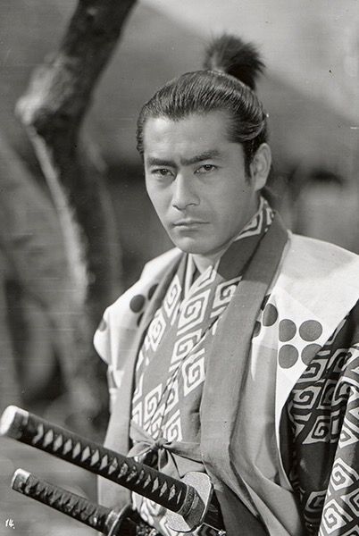 Toshiro playing Takezo in Samurai Trilogy by director Hiroshi Inagaki Throne Of Blood, Seven Samurai, Musashi Miyamoto, Toshiro Mifune, Japanese Cinema, Akira Kurosawa, Samurai Ninja, Samurai Artwork, Miyamoto Musashi