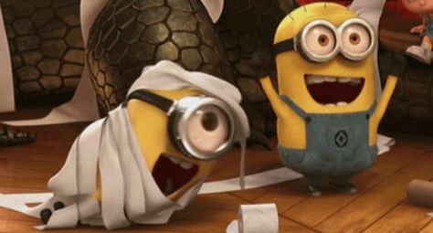 Community Post: 30 Facts You Probably Didn't Know About The Minions From "Despicable Me" Despicable Me Gif, 3 Minions, Minion Mayhem, Despicable Minions, Minion Gif, Minion Pictures, Happy Minions, Minions Love, Cute Minions