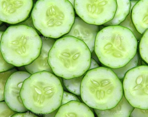 Cucumber Aesthetic, Store Cucumbers, How To Store Cucumbers, Package Illustration, Dorm Fridge, Sliced Cucumber, Cucumber Canning, Cucumber Slices, Fresh Cucumber