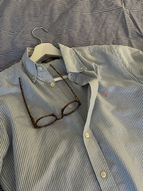 Outfit Idea Men, Glasses Man, Old Money Outfit, Money Outfit, It Boy, Mens Casual Dress Outfits, Cash Money, Cool Outfits For Men, Stylish Mens Outfits