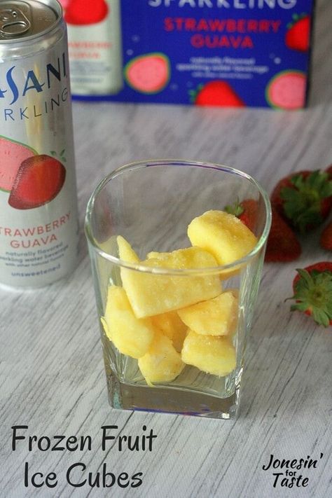 Frozen Fruit In Water, Fruit In Water, Fruit Ice Cubes, Strawberry Guava, Mint Water, Summer Drink Recipes, Ice Cold Drink, Water Ice, Flavor Ice