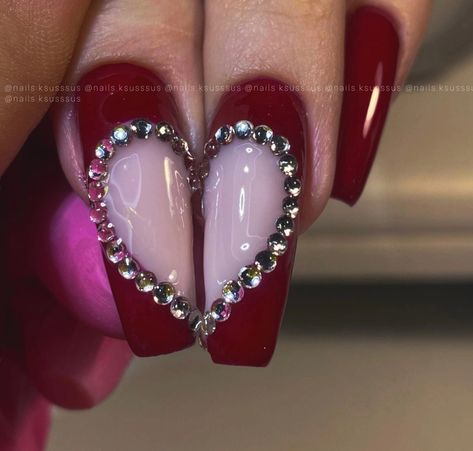 Gem Nail Designs, Nail Inspo Ideas, Stone Nail Art, Vibrant Nails, Red Nail Designs, Y2k Nails, Gem Nails, Heart Chain, Heart Gemstone