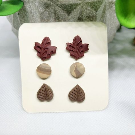 Clay Earring Flower Stud Pack 3 Pairs Included 1 Pair Leaf Stud 1 Pair Brown Stud 1 Pair Leaf Petal Has A Stud Post Finding With Push Back Securement Made Of Hypoallergenic Stainless Steel. Earrings Are Handmade With Polymer Clay. Each Pair Is Handmade By Me, So Please Allow For Slight Variations. Care Instructions: Polymer Clay Earrings Are Strong And Durable, But Under Pressure My Break So Please Refrain From Forcefully Twisting Or Bending Your Earrings. Bundle And Save On Shipping Cost. Leaf Clay, Laser Cut Wood Earrings, Crystal Bead Jewelry, Handmade Clay Jewelry, Earrings Handmade Dangle, Polymer Clay Jewelry Diy, Spoon Jewelry, Clay Earring, Clay Jewelry Diy