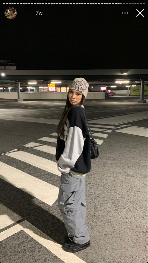 Beanie Y2k Outfit, Hypebeast Outfit Girl, Beige Beanie Outfit, Hypebeast Outfit, Beanie Outfit, Sixth Form, Outfit Streetwear, Tumblr Outfits, Hip Hop Outfits